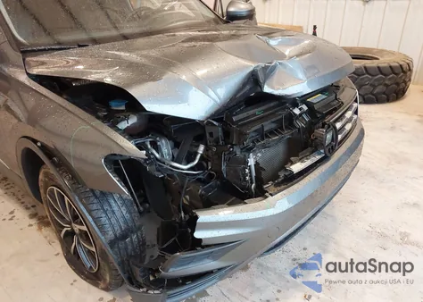 2021 Volkswagen Tiguan 2.0T Se/2.0T Se R-Line Black/2.0T Sel z USA, uszkodzony, nr VIN 3VV3B7AX1MM106067